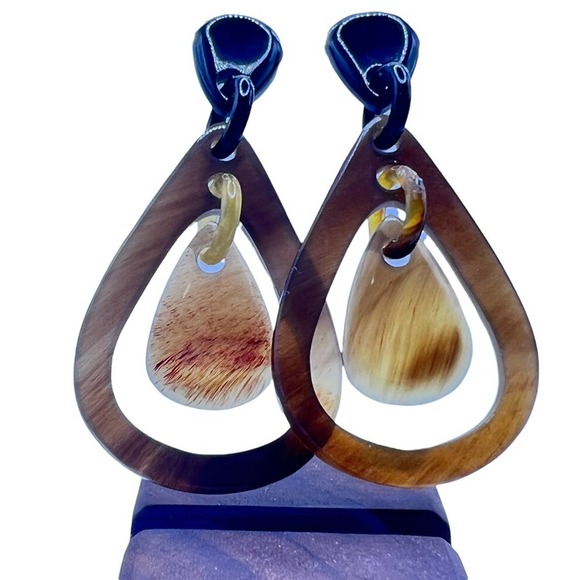 Hand carved Water Buffalo Horn earrings. Each is one of a kind. - Picture 8 of 14